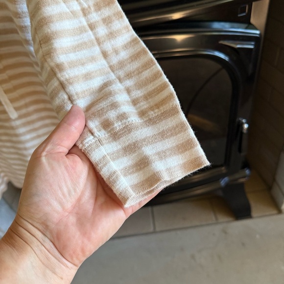 LOFT Beige and White Striped Top 3/4 sleeve Small Petite - Picture 4 of 6